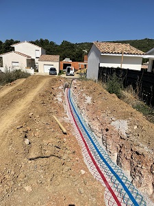 Installation des railles autour de la porte